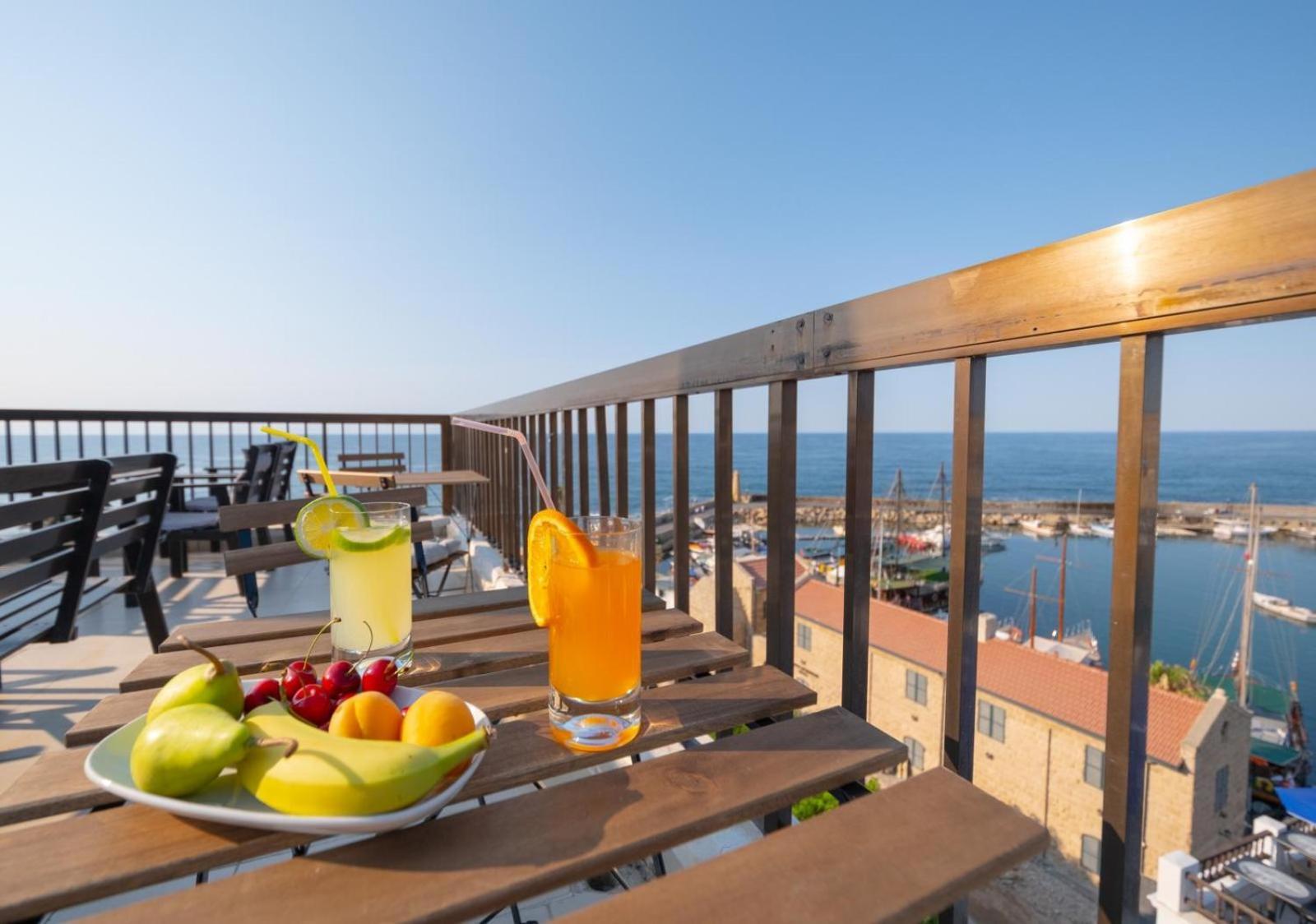 Kyrenia British Harbour Hotel Exteriör bild