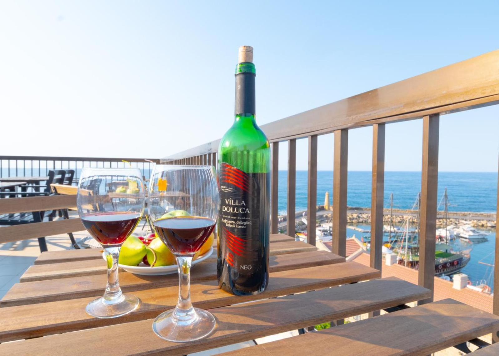 Kyrenia British Harbour Hotel Exteriör bild