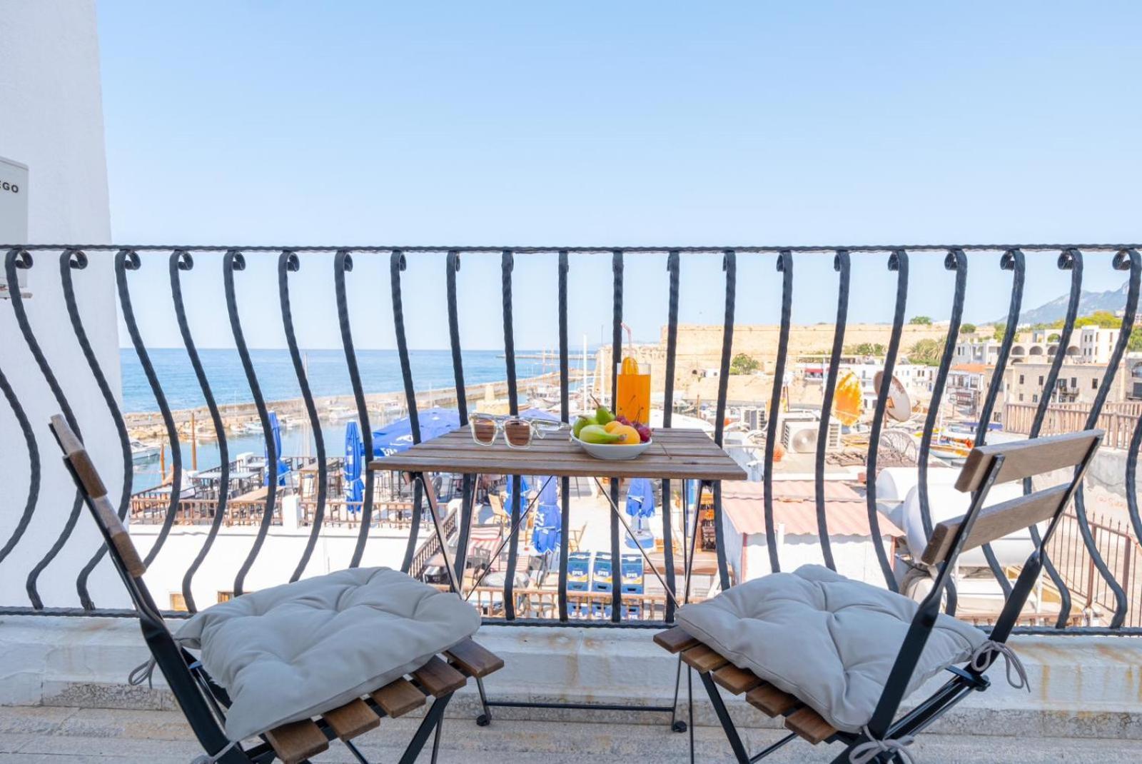Kyrenia British Harbour Hotel Exteriör bild