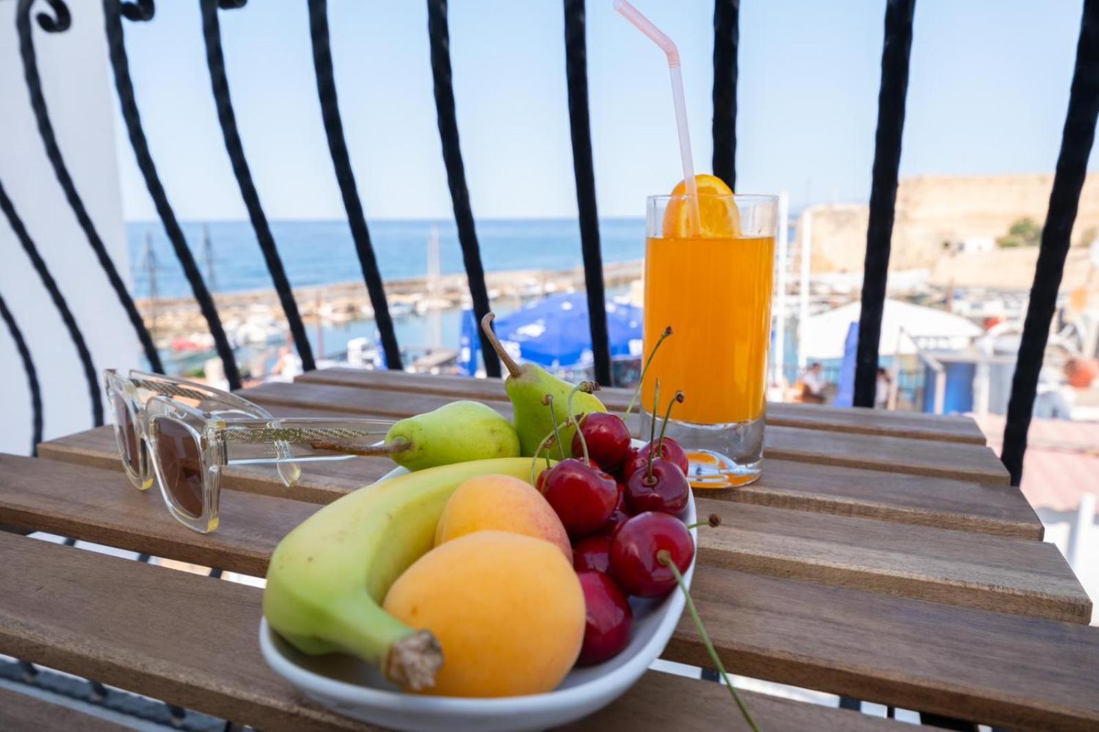 Kyrenia British Harbour Hotel Exteriör bild