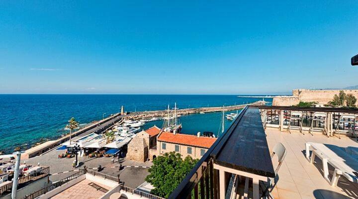 Kyrenia British Harbour Hotel Exteriör bild