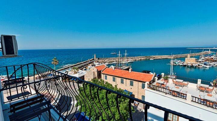 Kyrenia British Harbour Hotel Exteriör bild